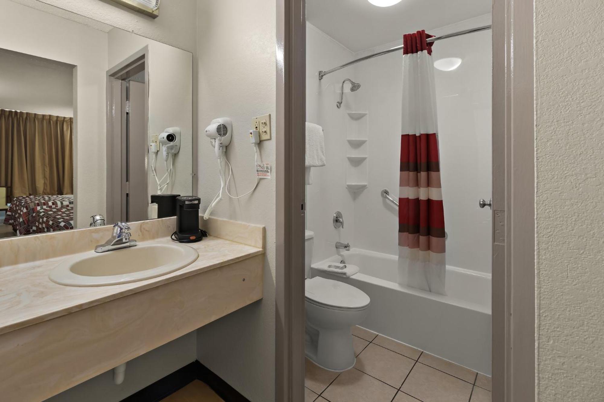 Red Roof Inn & Suites Cave City Esterno foto
